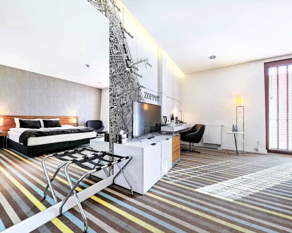 Modern hotel room equipment - what to pay attention to?